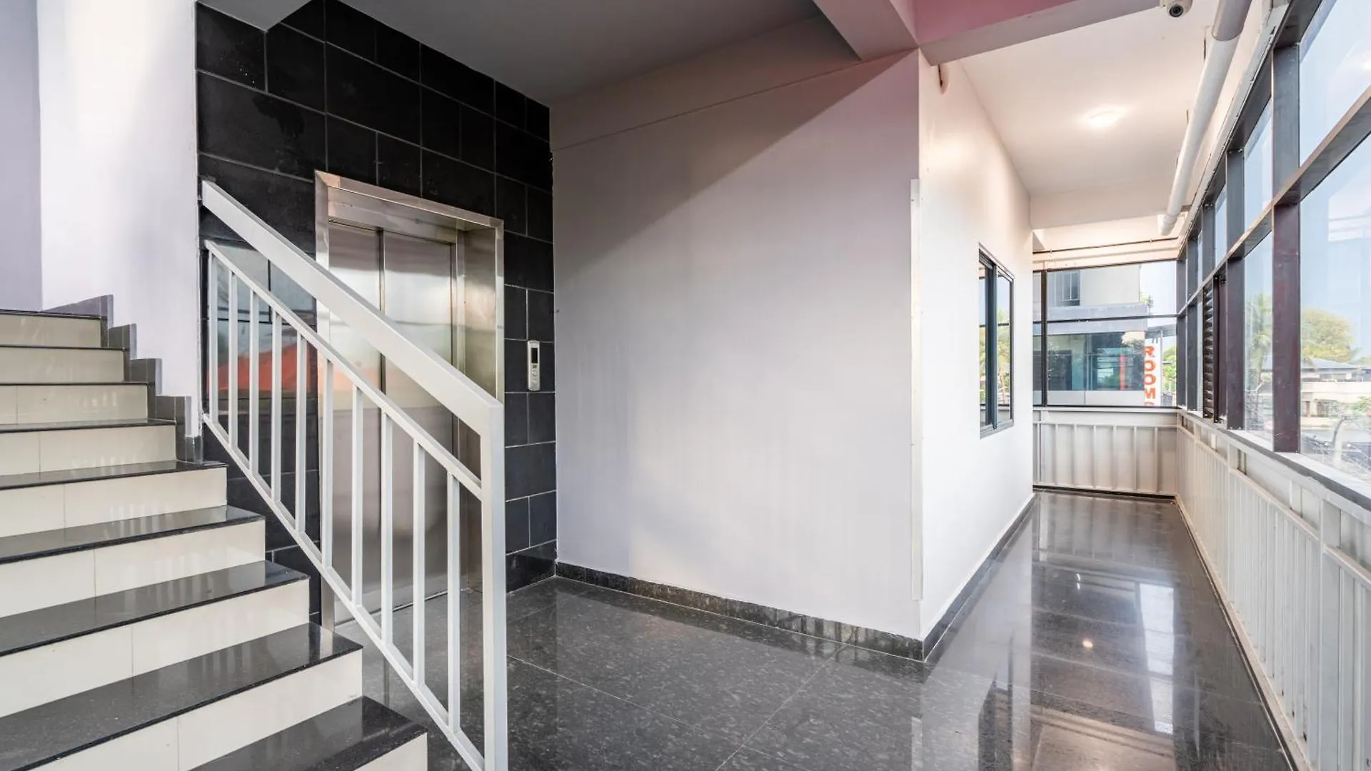 Daan Residency Near Karukapilly Kaloor Palarivattom Hotell Kochi